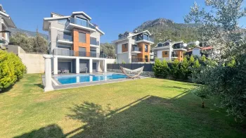 ویلا خانوادگی لوکس مجزا با استخر در حیصارونو